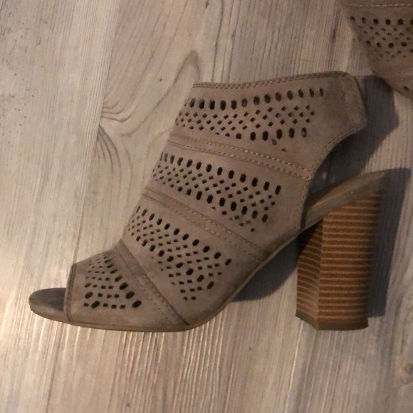 LC Lauren Conrad, 8.5 - Picture 3 of 7